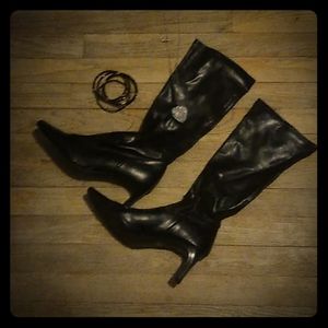 Black block heeled boots size 7.5